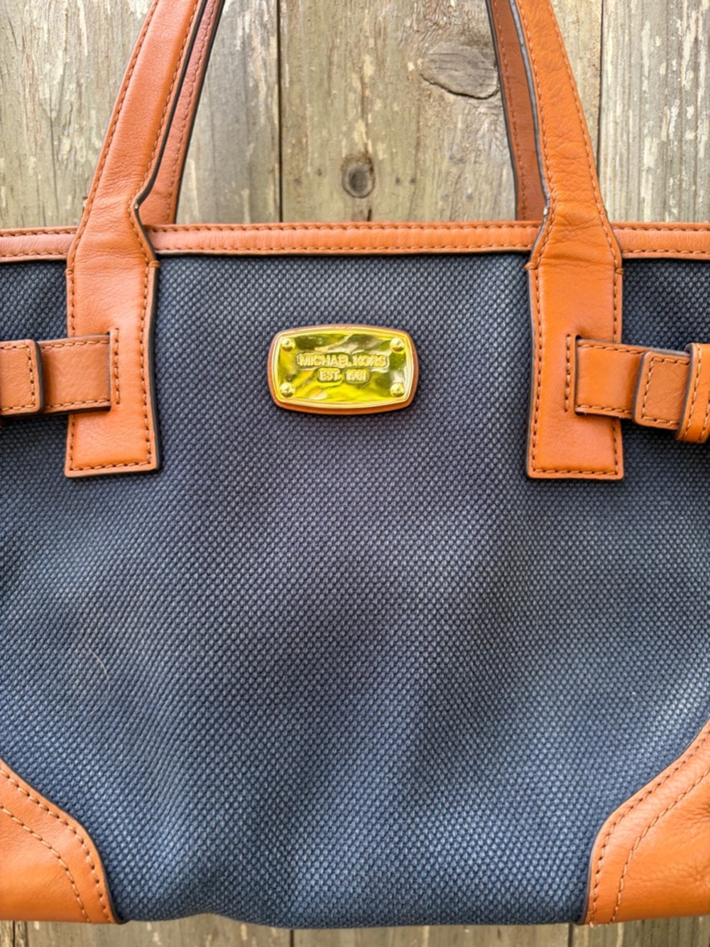 Michael Kors Tote Handbag in Navy and Tan with Gold Hardware - Picture 2 of 9